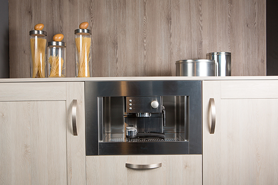Aluminum handle for kitchens by Viefe. Tirador de aluminio para cocinas, de Viefe.